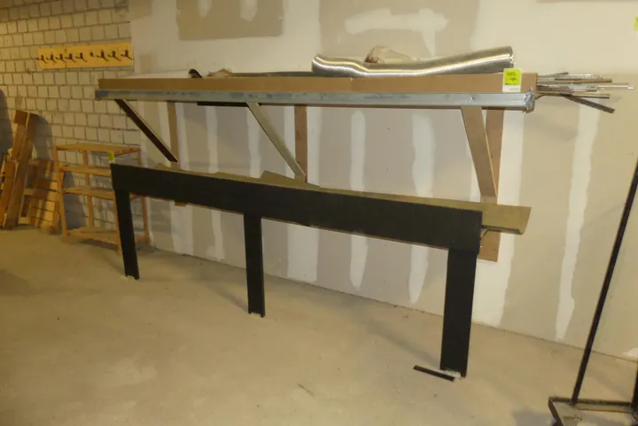 2x Regal, ohne Inhalt Maße in cm ca. 290 cm lang